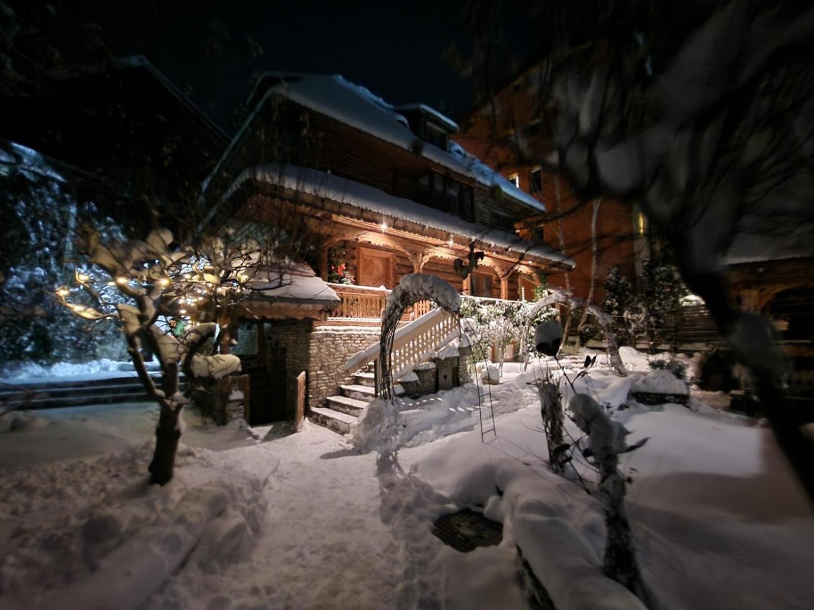 Suita Pin - Catun Sinaia Exterior photo